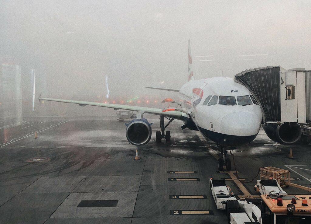 Haos la aeroport major londințesc după ce avionul rămâne blocat pe pistă
