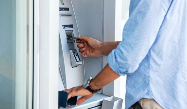 BNR și Guvernul aprobă schimbare majoră: bani din bancomat personalizați