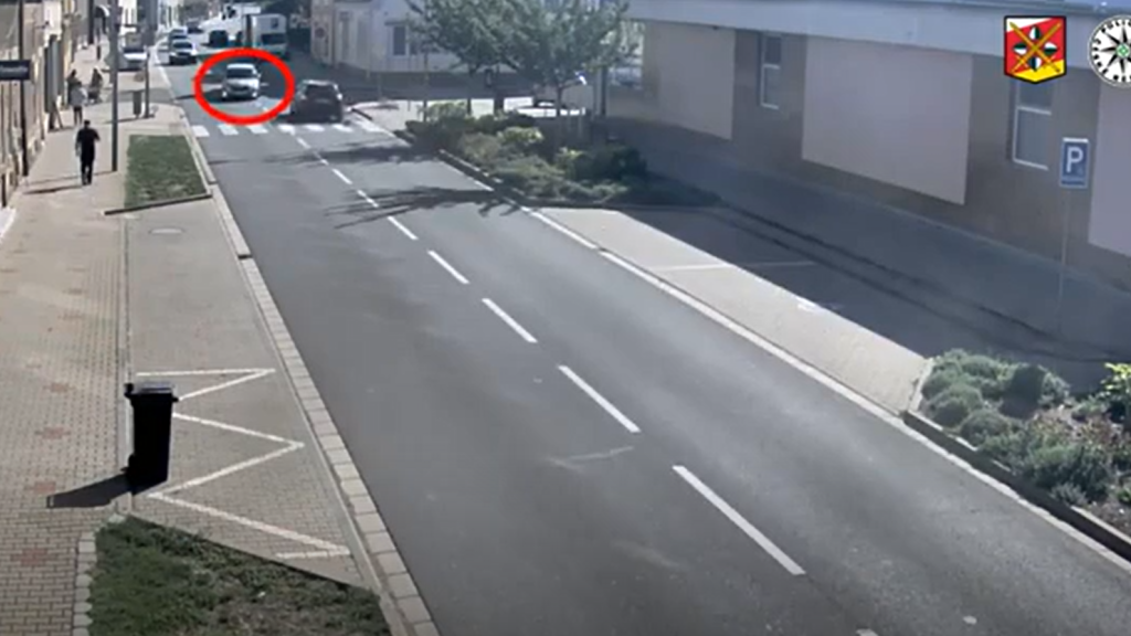 Șofer în comă alcoolică prins în Cehia, când roata mașinii a zburat