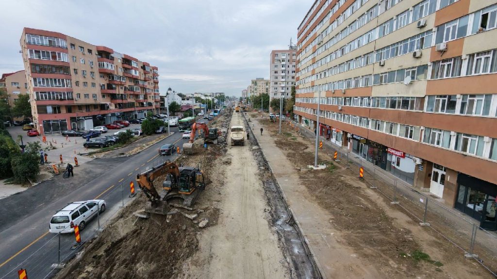 Asfaltări pe Tronsonul 2 de la Prelungirea Ghencea, avans în sectoare