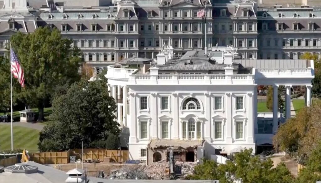 Curtea Supremă aprobă continuarea construcției sălii de bal Trump