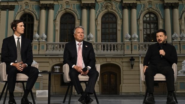 Steve Witkoff cere compromisuri Kiev; Zelenski vrea summit Trump-Putin