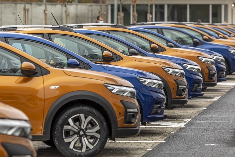 RECORD Piața ascunsă în România a exporturilor paralele de mașini. „Comercianții cumpără aici, radiază și vând acolo!”