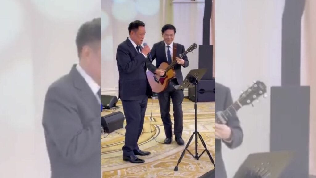 Moment inedit între doi premieri: au cântat hitul The Beatles