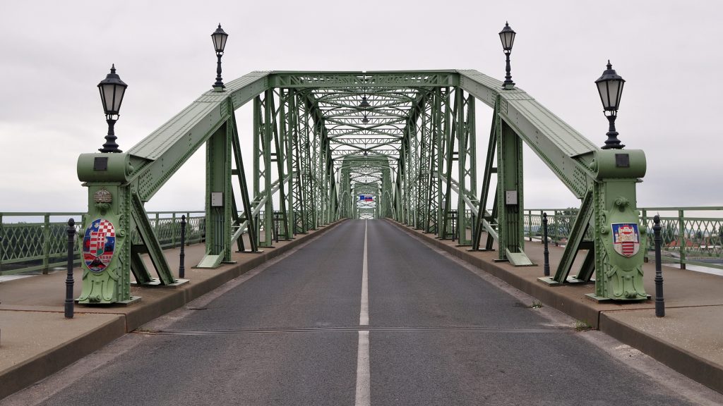 FOTO: Mic dejun pe podul Dunării, Esztergom și Sturovo sărbătoresc