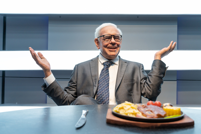 Warren Buffett se retrage din funcția de președinte al consiliului de administrație al Berkshire Hathaway / Oracolul din Omaha are 96 de ani