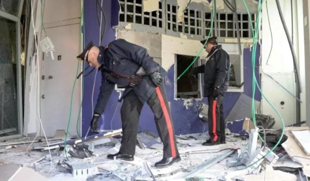 Român mort într-o explozie puternică la Andria, în Italia, în timp ce pregătea o bombă pentru a sparge bancomate