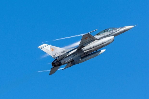 Performanțele F-16: cât de eficient este avionul Forțelor Aeriene Române