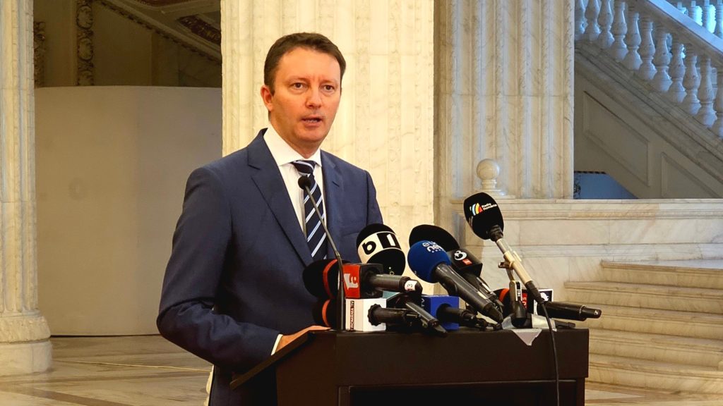 Siegfried Mureșan a prezentat direcțiile Programului de Guvernare fără să discute cu PSD: „Continuăm reformele realizate de Guvernul Ilie Bolojan”