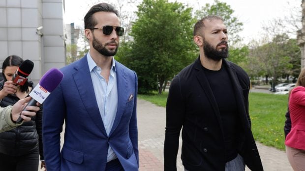 Frații Andrew și Tristan Tate, trimiși în judecată în România într-un nou dosar. Ce acuzații li se aduc
