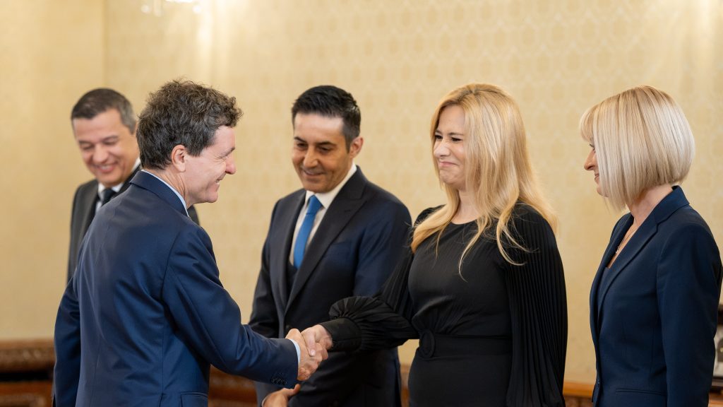 Nicușor Dan în frunte: guvernul după 15 octombrie susținut de PSD