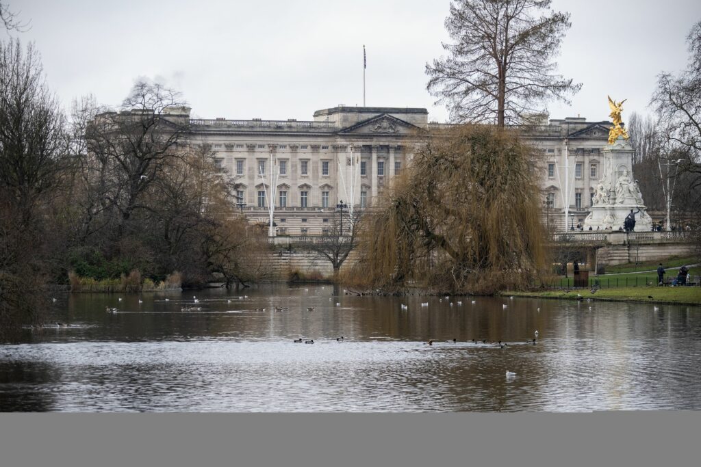 Descoperire surpriză la Palatul Buckingham: obiecte din anii 1800