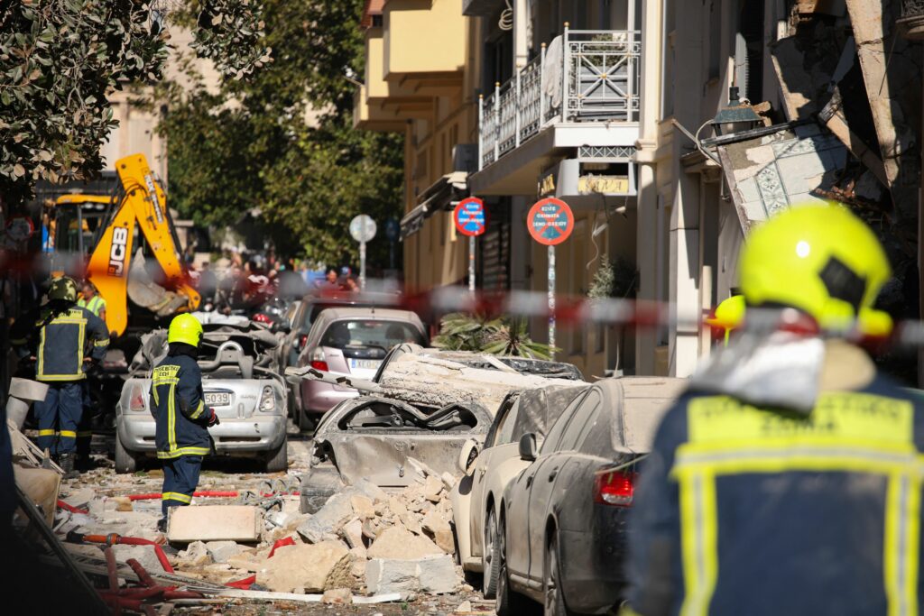 Explozia în centrul Atenei: patru morți și doi dispariți