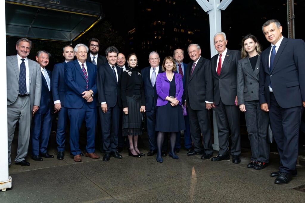 Nicușor Dan întâlnește foști ambasadori americani: securitate și economie