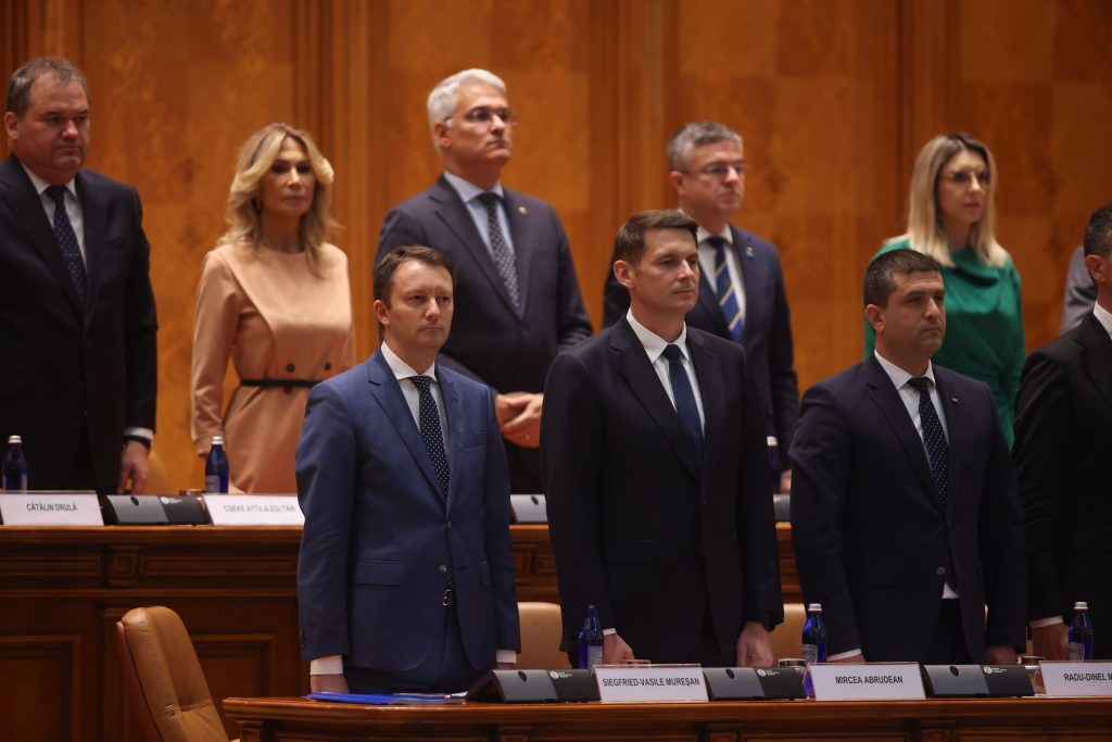 Reacție rapidă: Siegfried Mureșan și-a făcut datoria, poate să plece. Cum a format Nicușor Dan o majoritate pentru PSD 