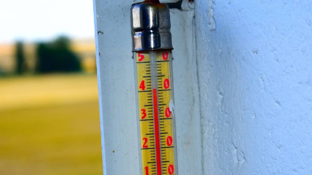 Un dom de căldură ar putea aduce temperaturi de până la 40 de grade în Europa, în octombrie