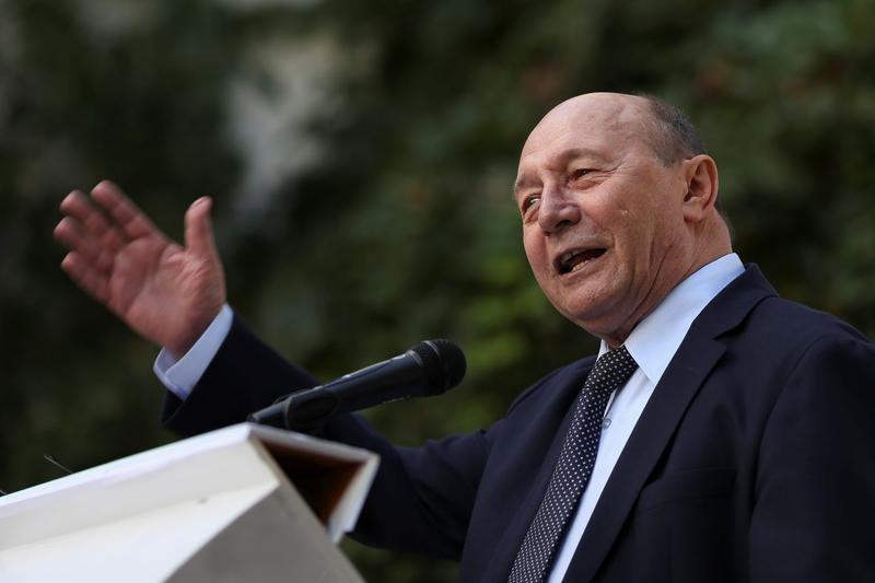 Băsescu: relațiile UE nu se vor altera dacă Mureşan negociază cu AUR