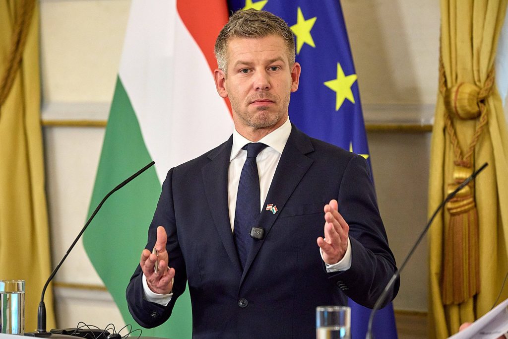 Parlamentul Ungariei a votat pentru ridicarea imunității premierului Peter Magyar și a doi foști miniștri