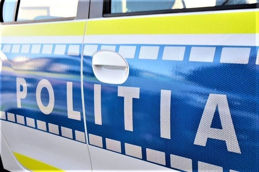 O fetiță de 6 ani din Vrancea a fost găsită moartă în casă. Poliția a deschis dosar penal