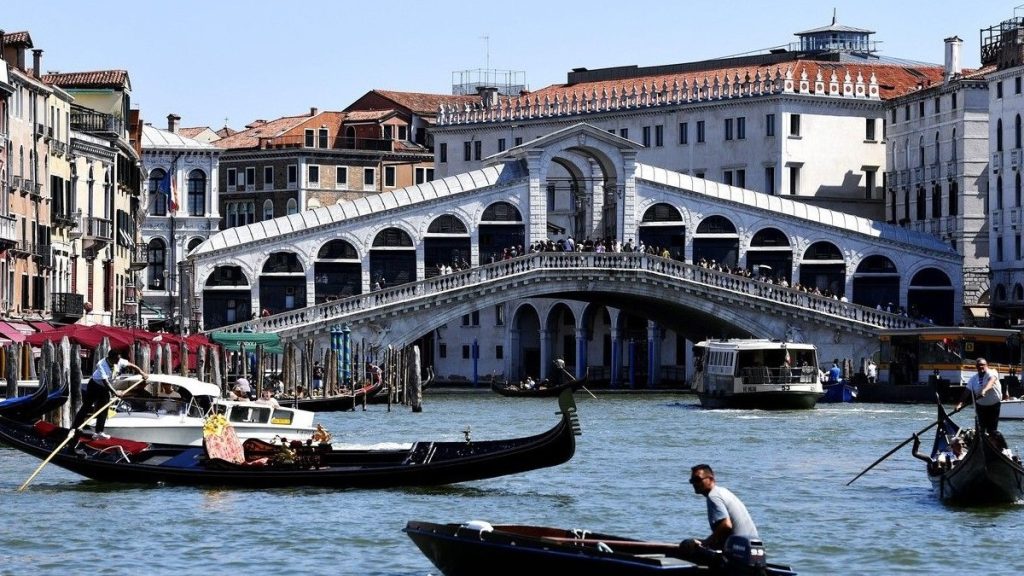 Turistă în Veneția plătește 30 de euro pentru muzica live la masă