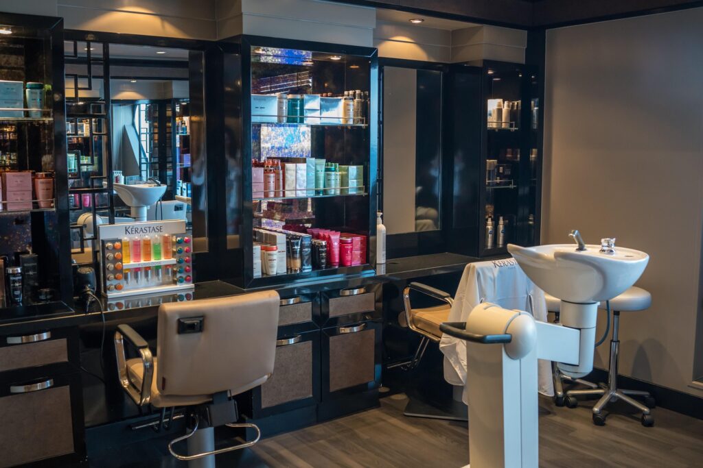 Salon de estetică din București inspectat: servicii la 2.000 de euro