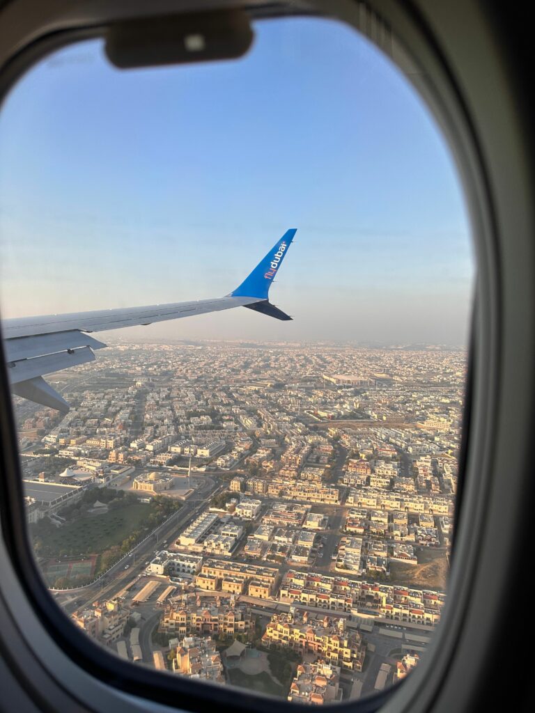 Momente incredibile în avionul care a fost aproape de o prăbușire intenționată. Mărturiile pasagerilor