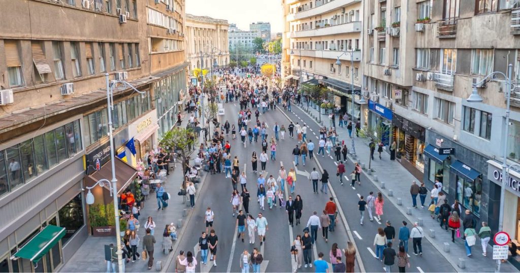 Weekend trending în București, 19-20 septembrie: Zilele Bucureștiului, proiecții pe Palatul Parlamentului, ateliere în IOR și West Side Sunset Fest