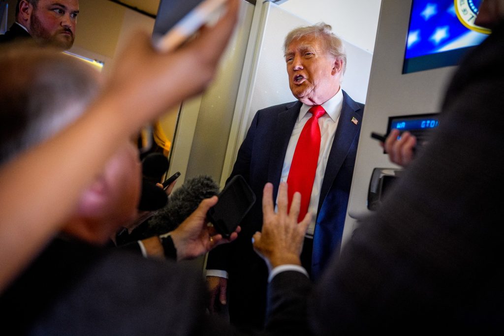 Trump vrea să schimbe numele Inteligenței Artificiale: „Inteligență Superioară”, „Extremă” sau „Supremă” / Președintele SUA și-a publicat și lista celor „25 de realizări” ale mandatului