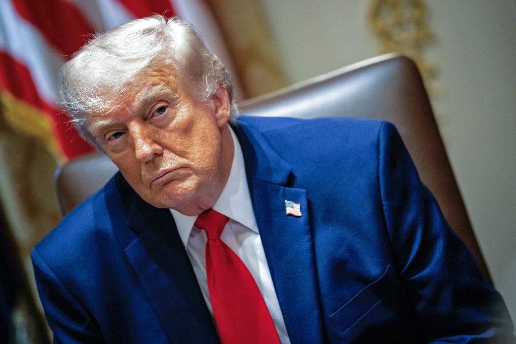 Donald Trump: popularitatea lui atinge un minim istoric în SUA