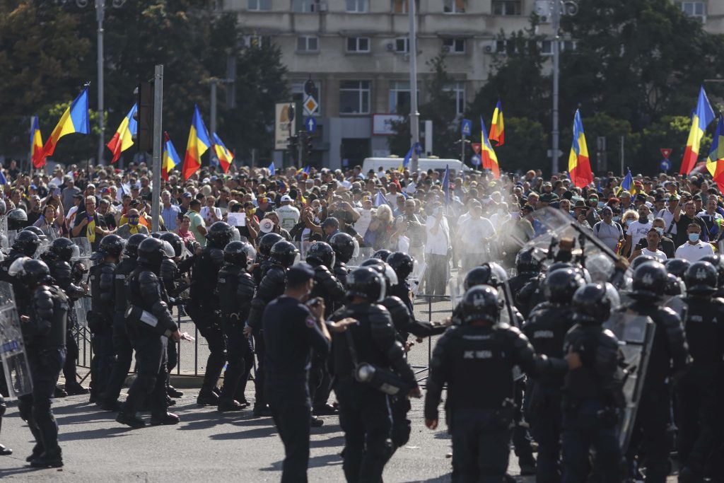 Protestul fermierilor: de la picnic la bătăi și gaze lacrimogene