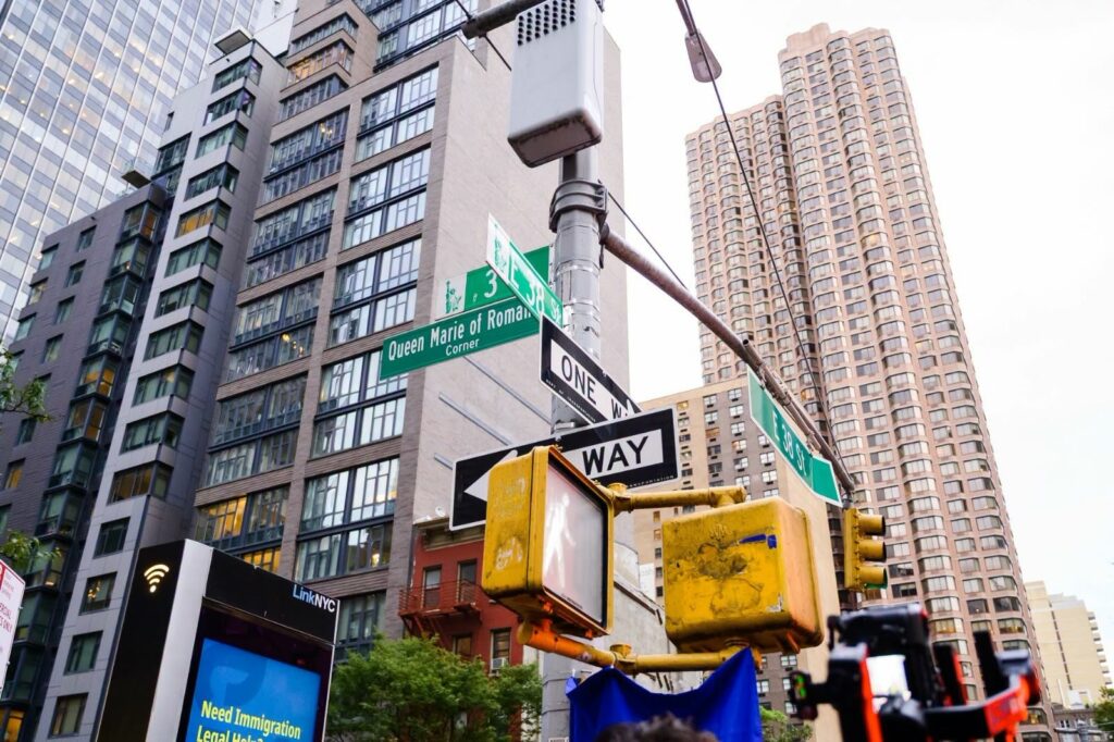 New York are de marți „Queen Marie of Romania Corner”. Intersecția dedicată Reginei Maria, inaugurată la 100 de ani de la vizita sa în SUA