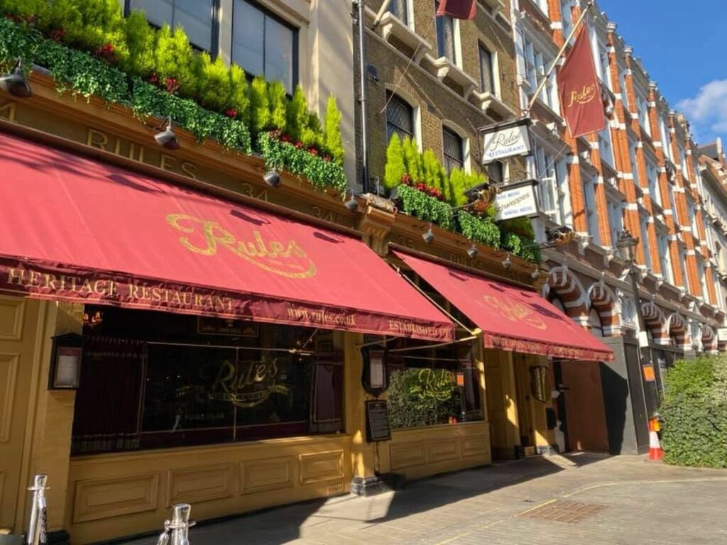 Restaurantul londonez mai vechi, 200 de ani, a găzduit Charles Dickens și Madonna
