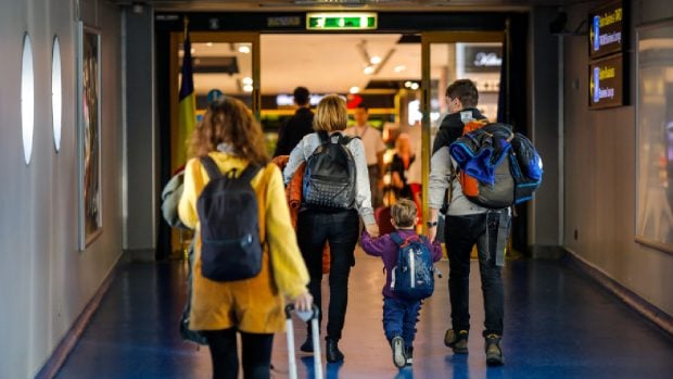 Exod istoric în România: 2025, record de plecări definitive, 35 ani