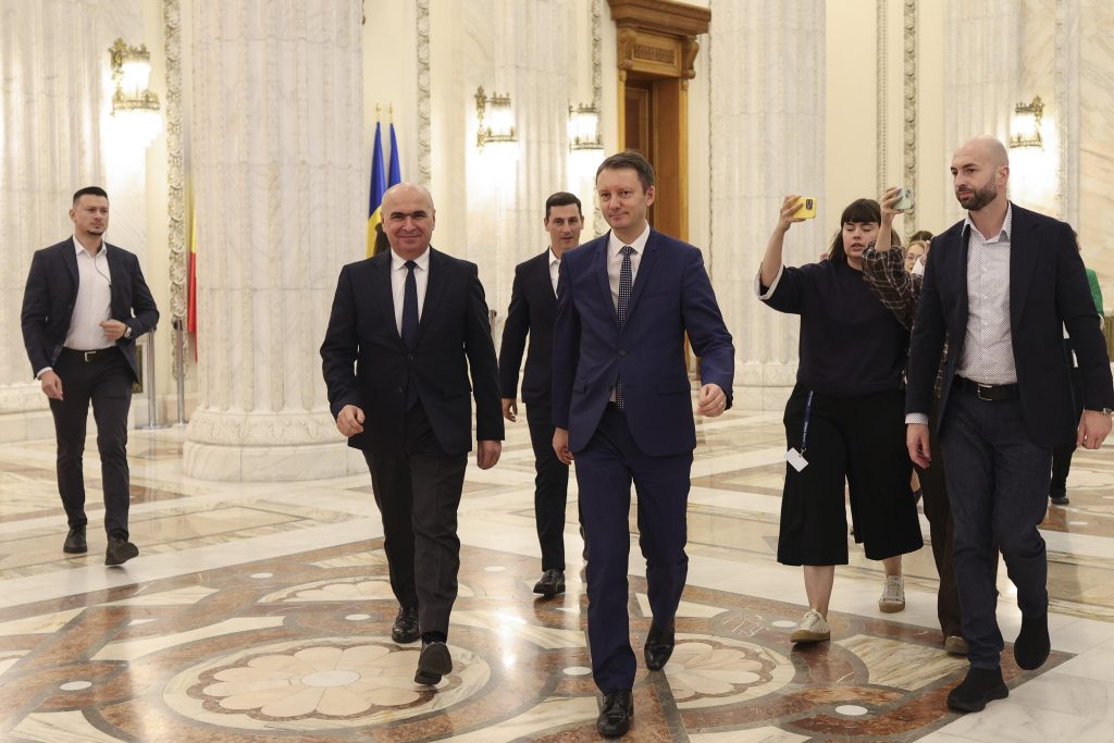 Soluția „de avarie” a lui Siegfried Mureșan dacă PSD nu îl sprijină. De unde ar putea lua voturile necesare învestirii