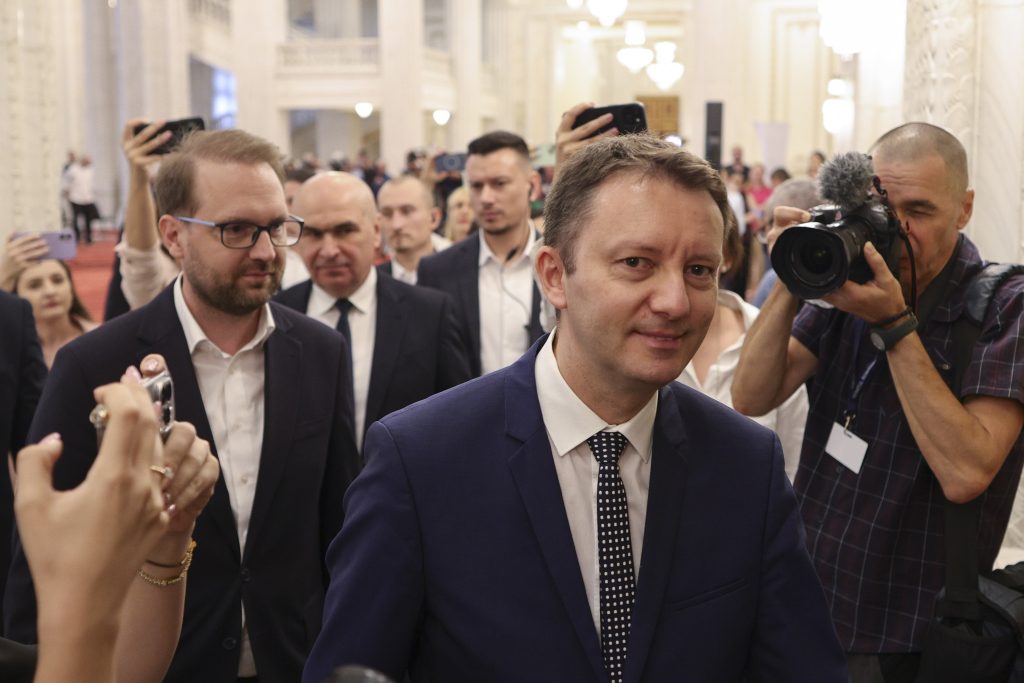 Ce se întâmplă dacă Guvernul Siegfried Mureșan pică în Parlament. Cum poate ajunge România la alegeri anticipate