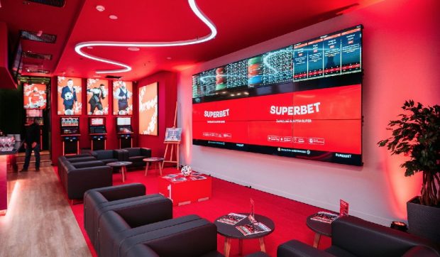 Superbet păstrează spații și angajați în localitățile cu păcănele interzise