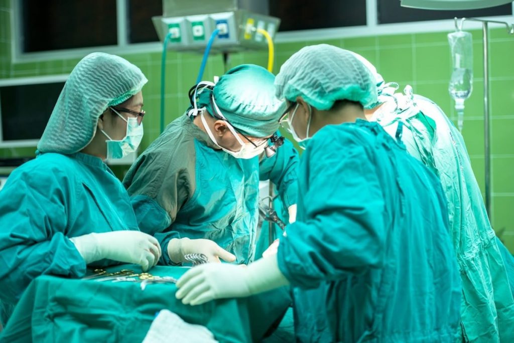 Medicii ieșeni au prelevat ficatul și rinichii fostului boxer Viorel Oarză, găsit împușcat în pădure / Rinichii au ajuns la o femeie din Botoșani și la un bărbat din Vaslui / Cei doi au câte doi copii