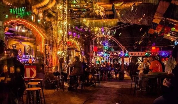 Un bar din Budapesta a fost desemnat cel mai bun din Europa în 2026: „Cocktailuri excelente, mulți tineri îmbrăcați elegant”