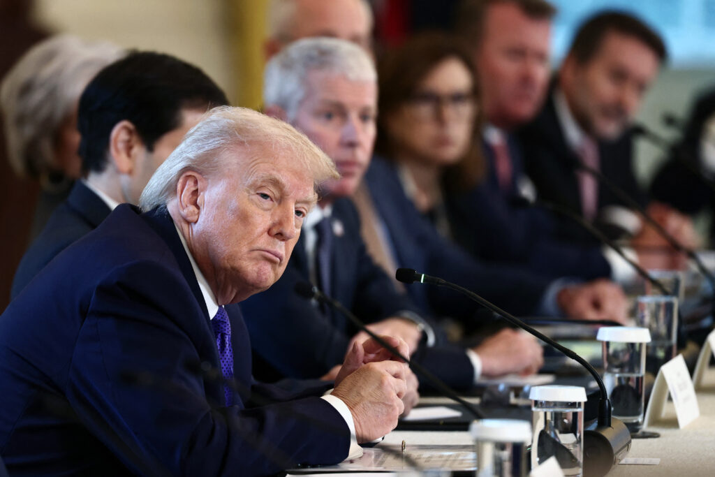 Administrația Trump va abandona obiectivele de eficiență a consumului de combustibil, stabilite sub președinția lui Joe Biden