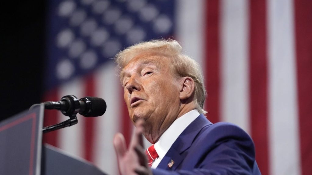 Fanii MAGA cer „lege marțială sau demisia lui Trump” înaintea alegerilor de la mijlocul mandatului. Cererea care-i sperie și pe republicani