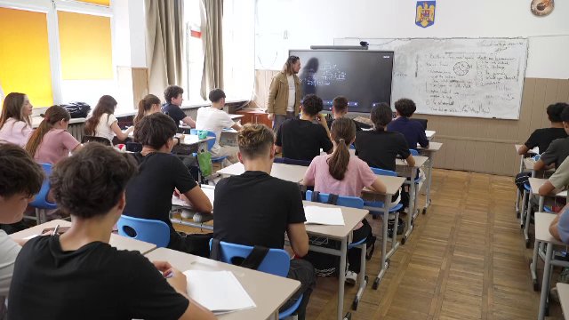 Criză de profesori la începutul anului: căutăm studenți și pensionari