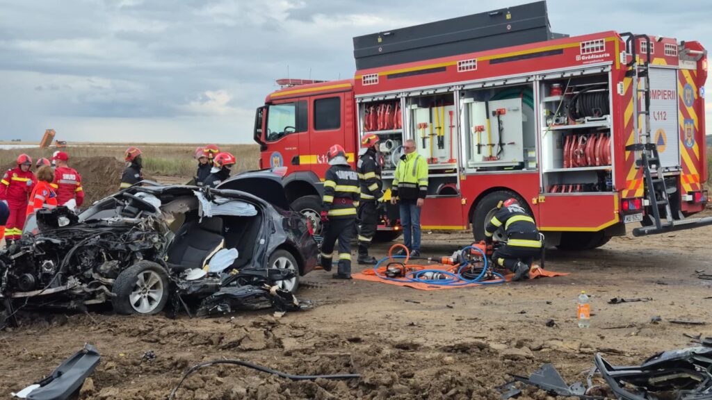 Accident grav în Iași: 3 morți și 3 rănite medical
