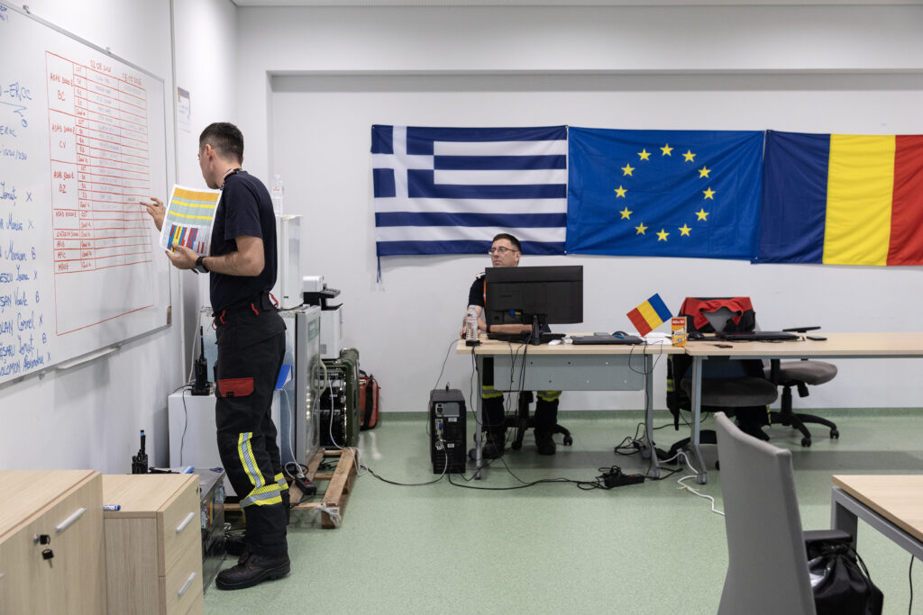 777 de pompieri în zonele de risc pentru a preveni incendiile mari