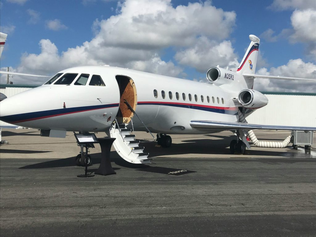 Avioanele private poluează 14 ori mai mult decât cele comerciale, SUA