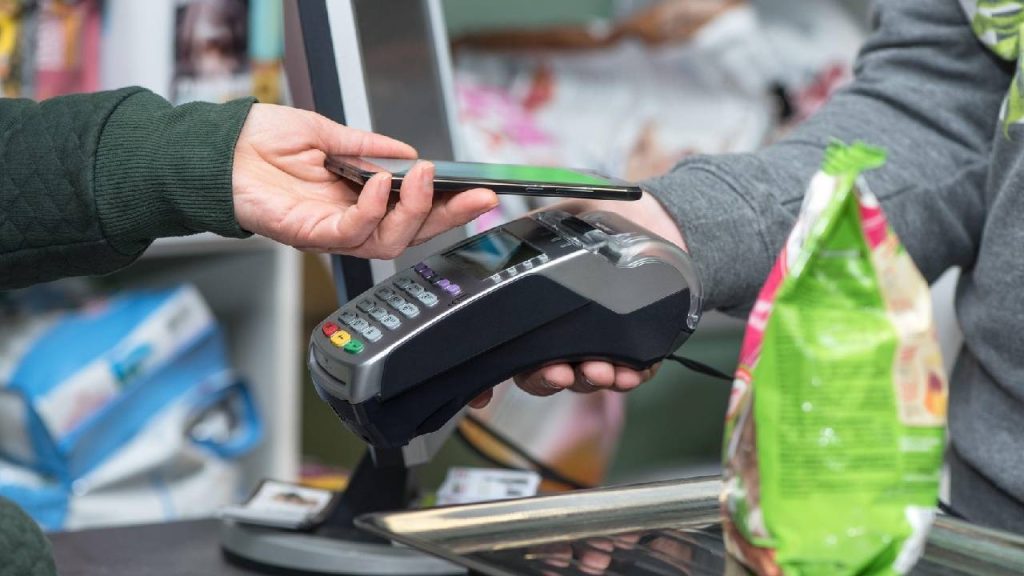 Olimpic la matematică, ajuns casier de supermarket: povestea tânărului genial al cărui unic sprijin era o pisică