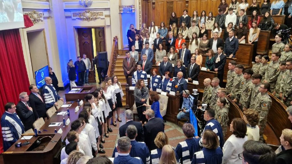 Olimpicul internațional cu aur la chimie și fata de 10 din Târgu Jiu, boboci la Medicină, la UMF București
