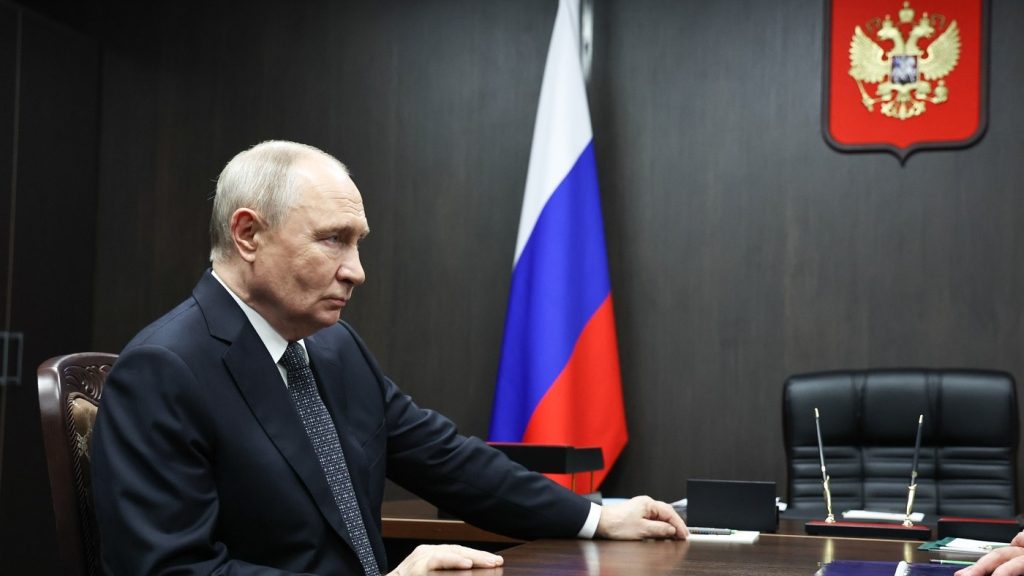 Vladimir Putin ar condiționa pacea din Ucraina de vânzarea gigantului Lukoil către apropiații lui Donald Trump, scrie The New York Times