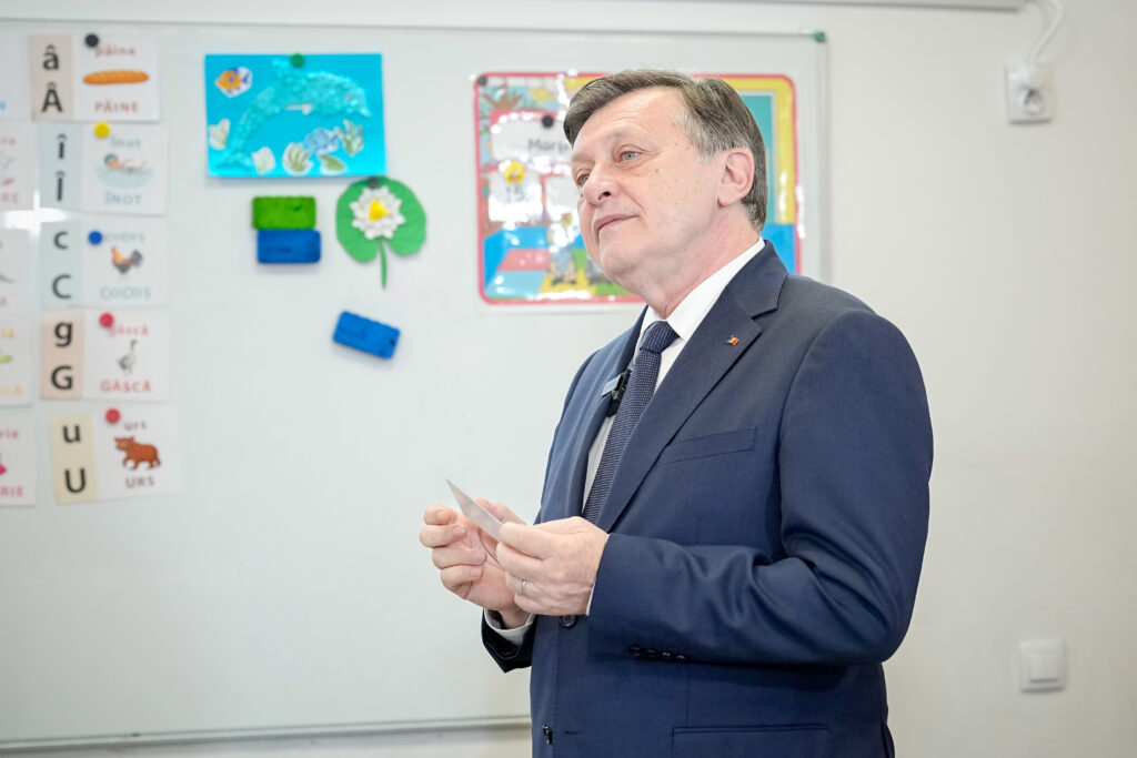 Crin Antonescu critică desemnarea lui Luca Niculescu: irelevant politic