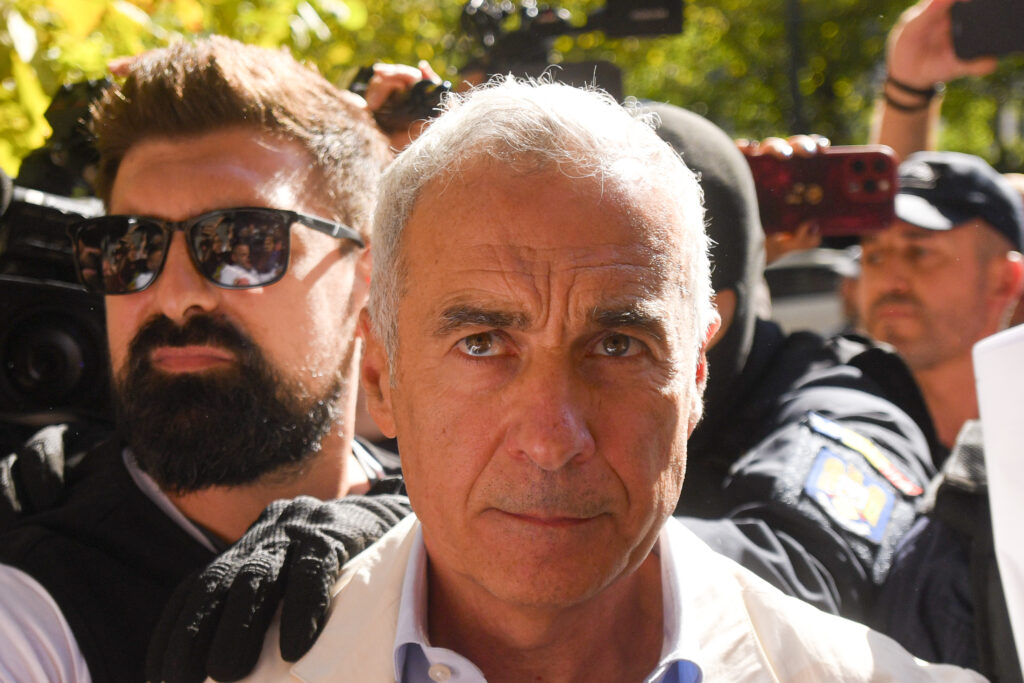 Călin Georgescu ar putea fi scos marți din Arestul Central pentru noi audieri