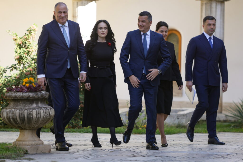 Guvernul Luca Niculescu este cel mai dominat de PSD de la era Dragnea. Social-democrații ar urma să controleze aproape două treimi dintre ministere